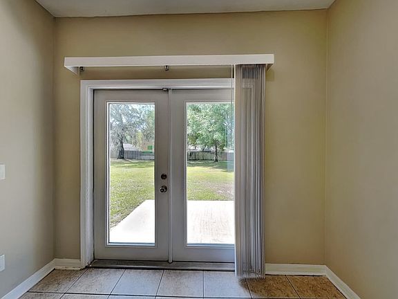 4th image of 236 W McClendon St
