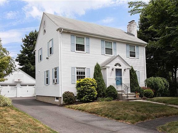 3rd image of 54 Dartmouth Ave