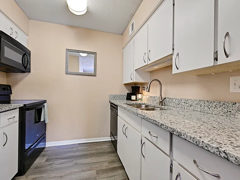 6228 Robinson St #4R — Photo 6