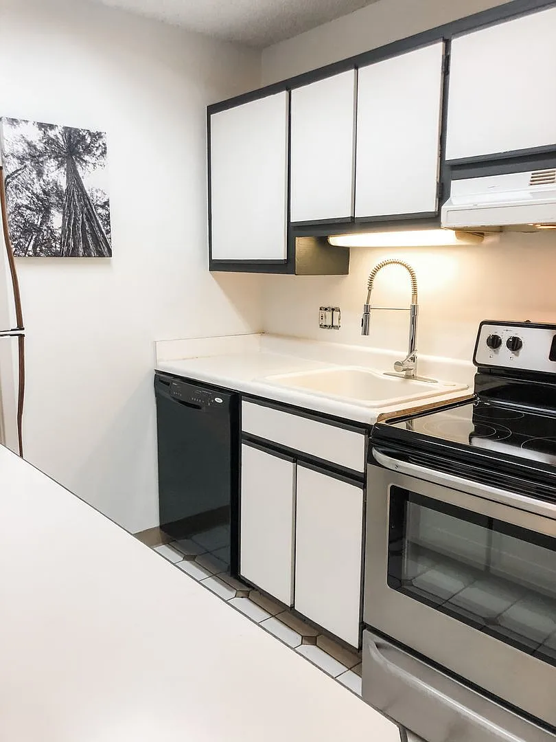2 Bedroom Condo Available for Lease--Great Location! ! — Photo 3