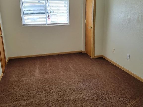 5th image of 521 S College Dr