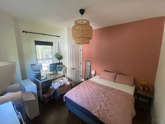 Bedroom for rent