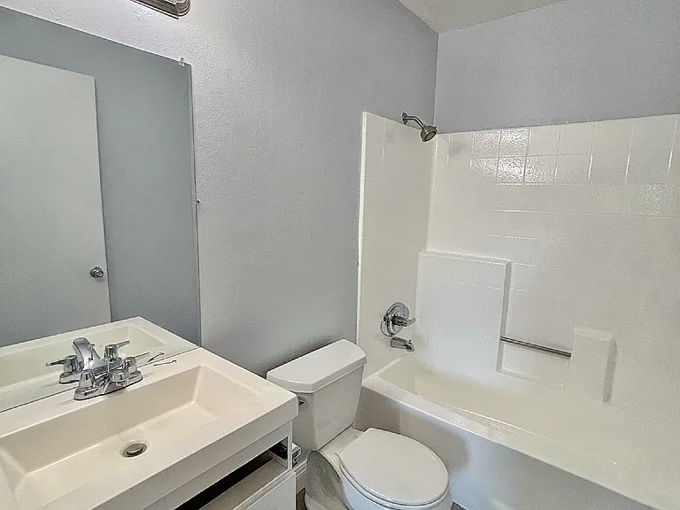 9586 W Ball Rd #204 — Photo 10