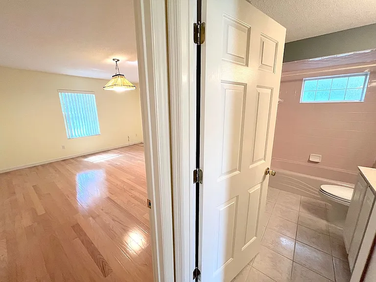 87 Rose Dr — Photo 44