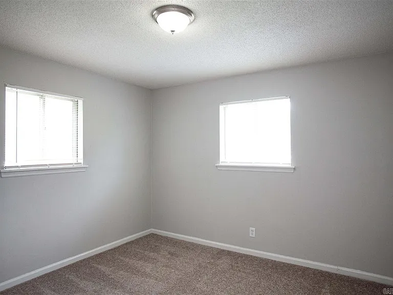 817 Greenlea Dr — Photo 11