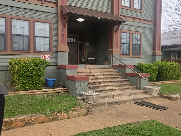 707 NW 4th Ave #303 — Photo 12