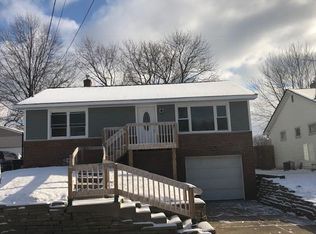 551 Hillman Rd, Akron, OH 44312