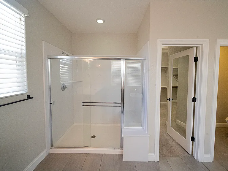 1501 Peony Ln — Photo 32