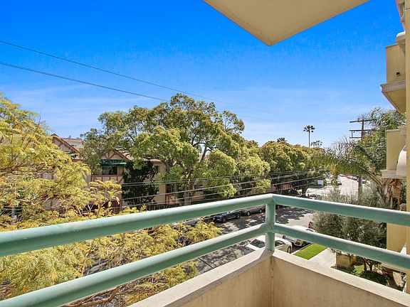 2nd image of 12019 Rochester Ave APT 2