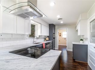 812 Raintree Rd, Fort Worth, TX 76103