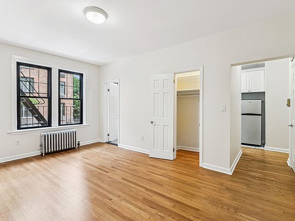 3rd image of 218 W 10th St APT 2B