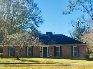 1430 Shawn Dr, Baton Rouge, LA 70806