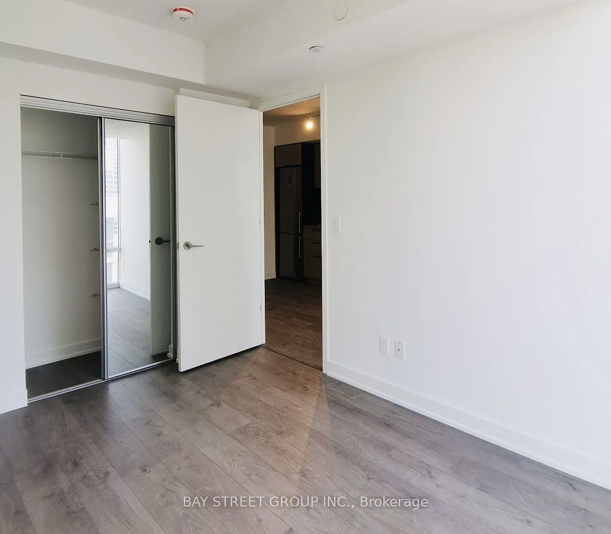 2 bed, $2,400 — Photo 4