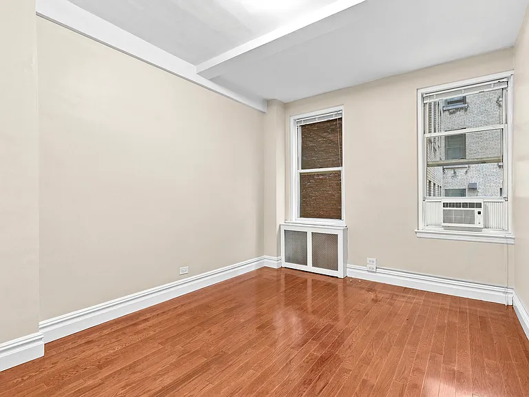 71 Park Ave #2D — Photo 4