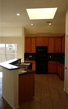 3rd image of 1615 Heron Dr