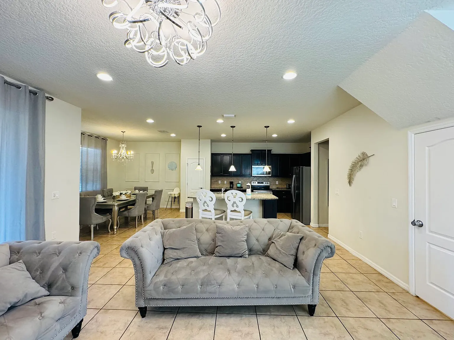 5 bed, 2792 sqft, $3,100 — Photo 4