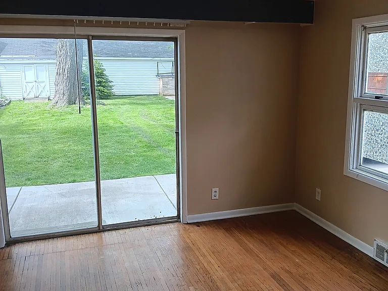 638 Hertel Ave #3A — Photo 9