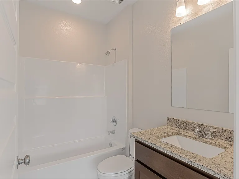 601 W 24th St #112 — Photo 14