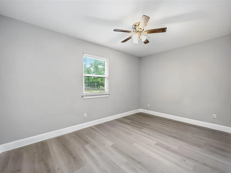 8129 Linda Vista Rd — Photo 19