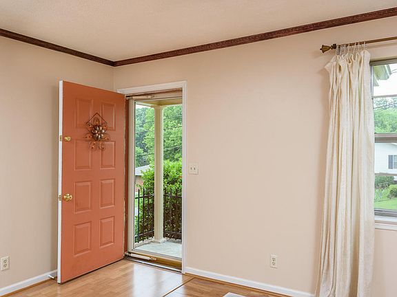 2nd image of 4214 Davis Ln