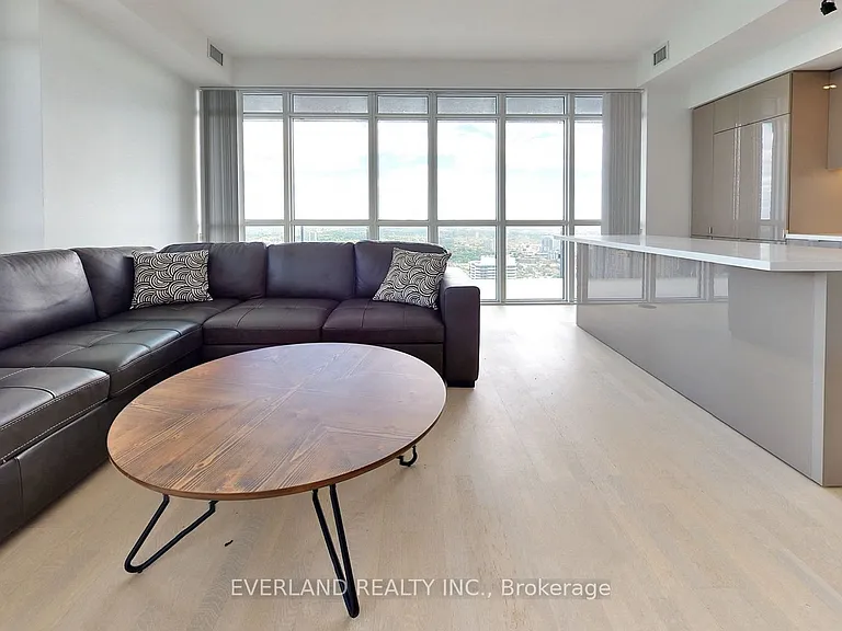 7 Grenville St #6105 — Photo 8