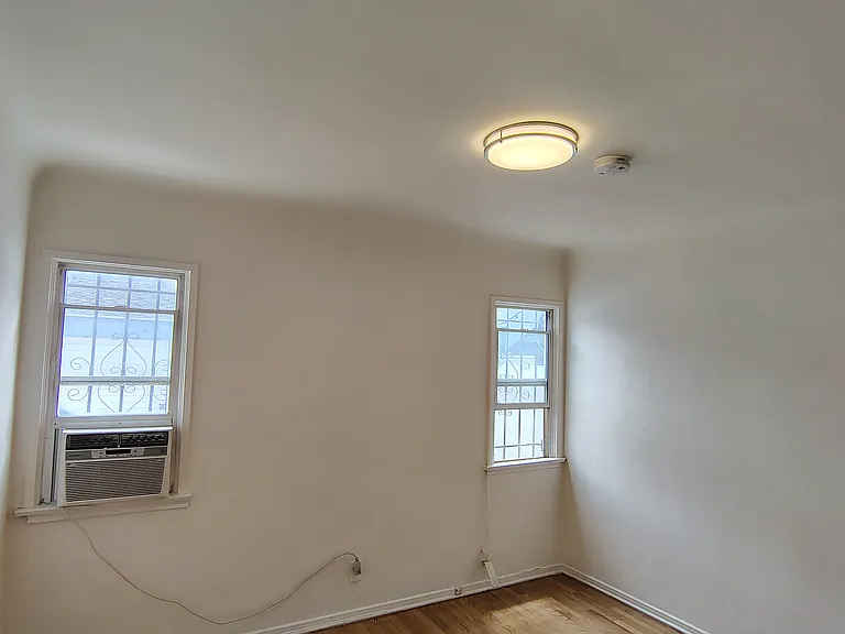 922 1/2 N Hayworth Ave #922 — Photo 4