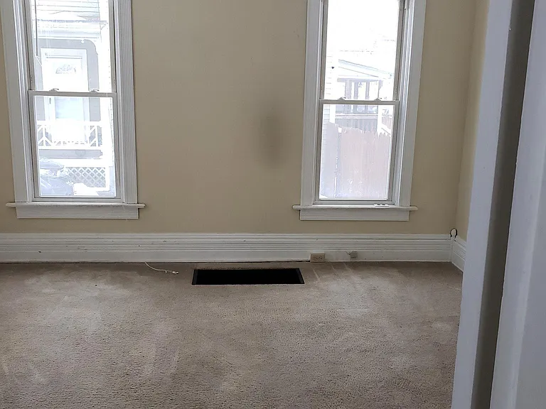 Grove Ave — Photo 27