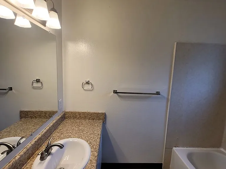 4949 N Gearhart Ave — Photo 32