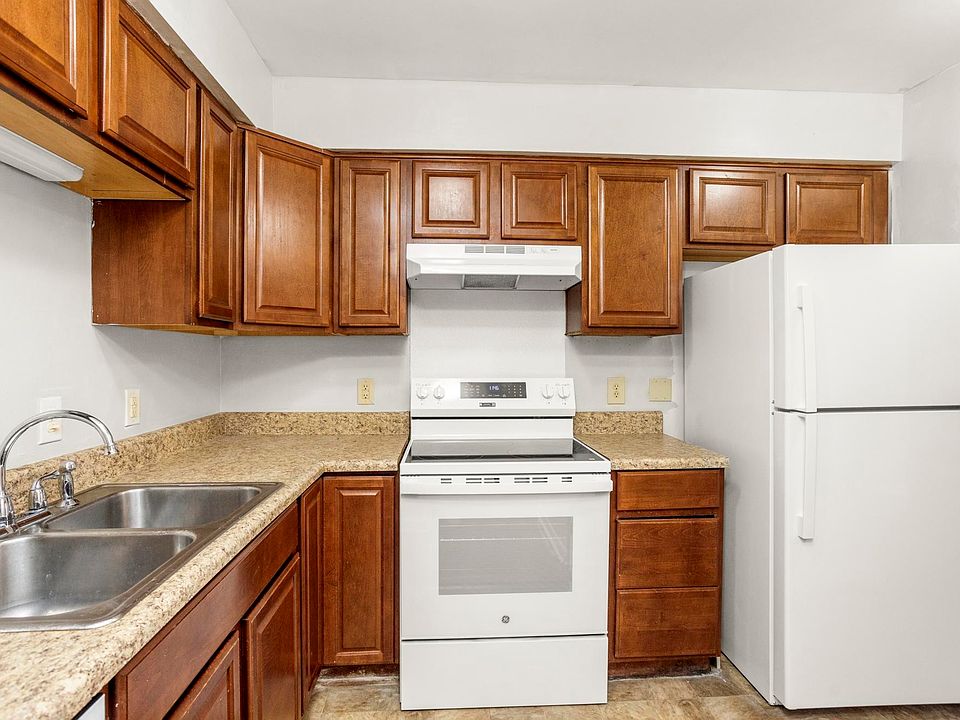 1st image of 323 Forest Park Rd