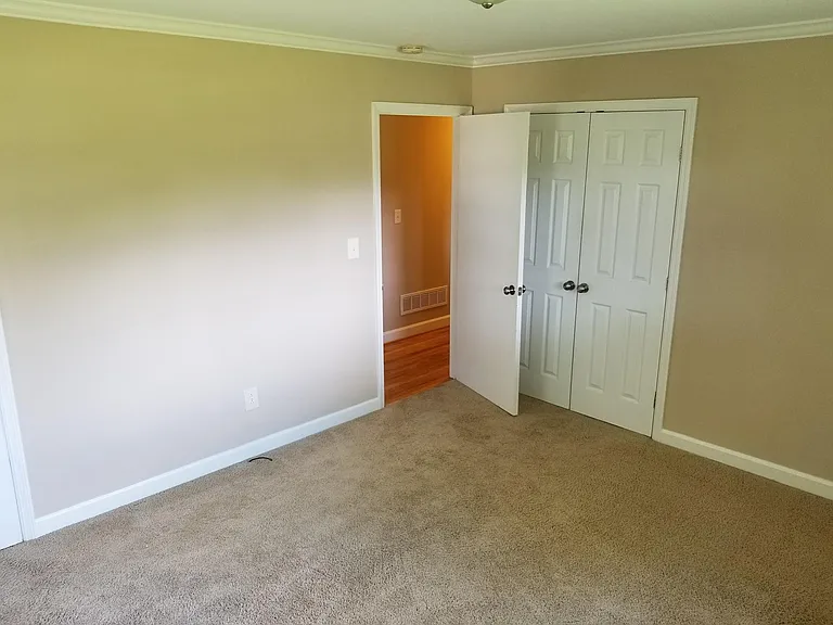 102 Woodfield Dr — Photo 18