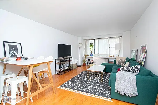 Rented by Metropolitan Property Group | media 1