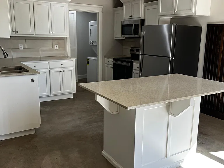 324 SW 6th St #324 — Photo 16
