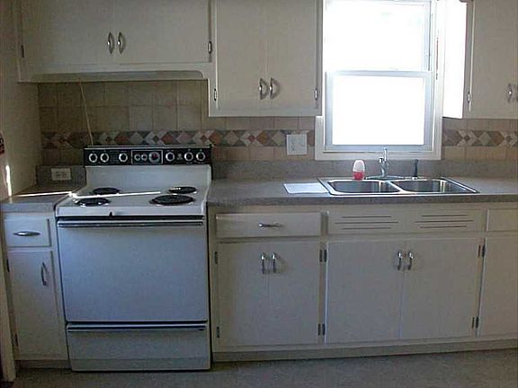 5th image of 825 S Nixon Ave
