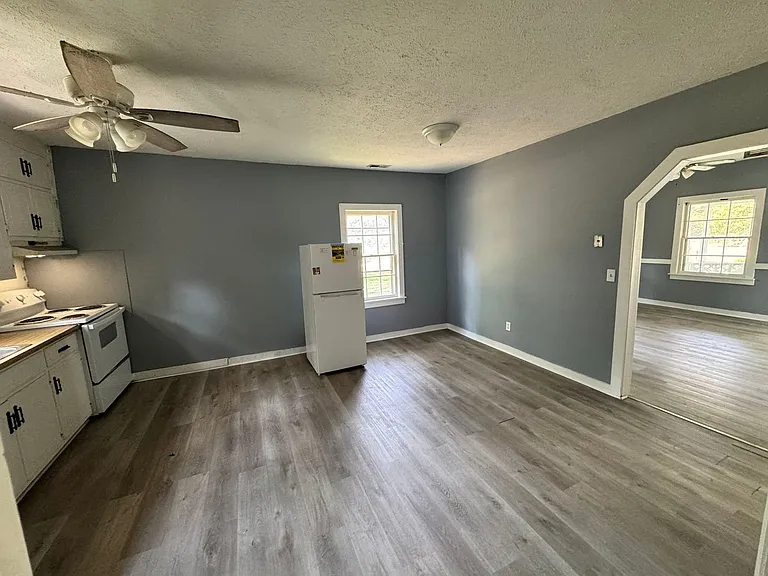 215 Triangle Pl — Photo 12