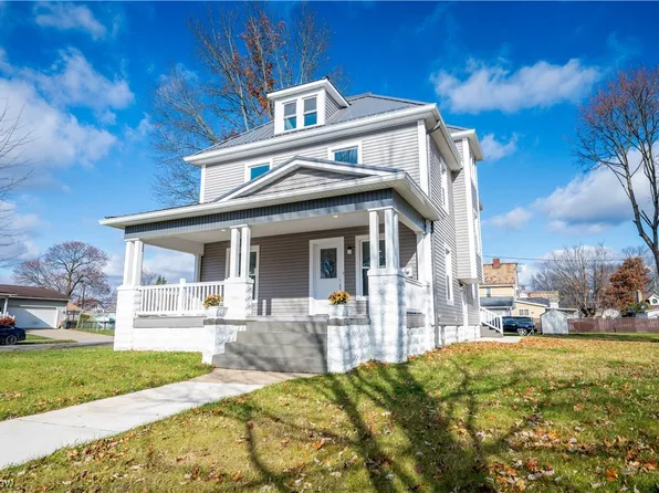 451 Ray Ave NW, New Philadelphia, OH 44663