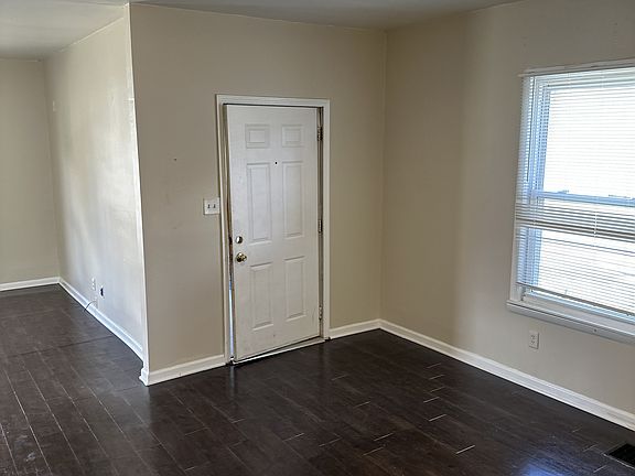 5th image of 554 W Station St