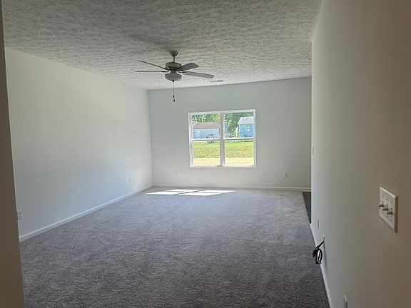 4th image of 128 Clarett Ct