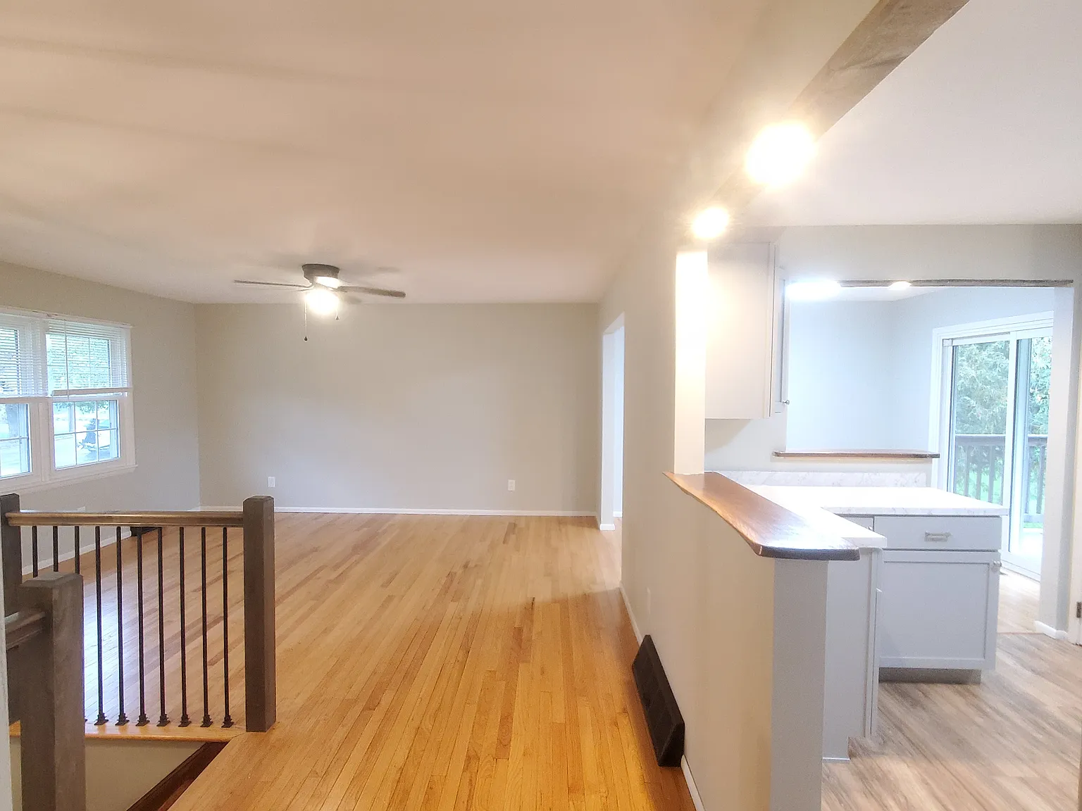 3 bed, 1.5 bath, 1573 sqft, $2,400 — Photo 4