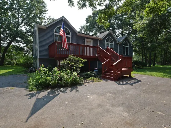 224C Country Road, Medford, NY 11763