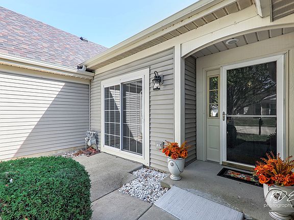 2nd image of 21133 W Braxton Ln