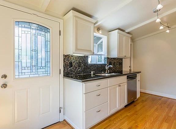 3rd image of 4153 Barrymore Dr
