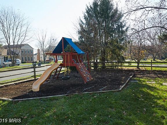 4th image of 15219 Bicentennial Ct