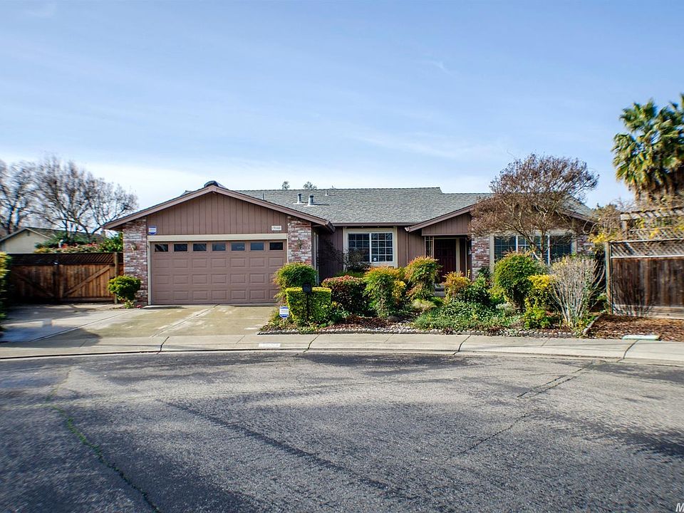 1st image of 3168 Admiral Dr