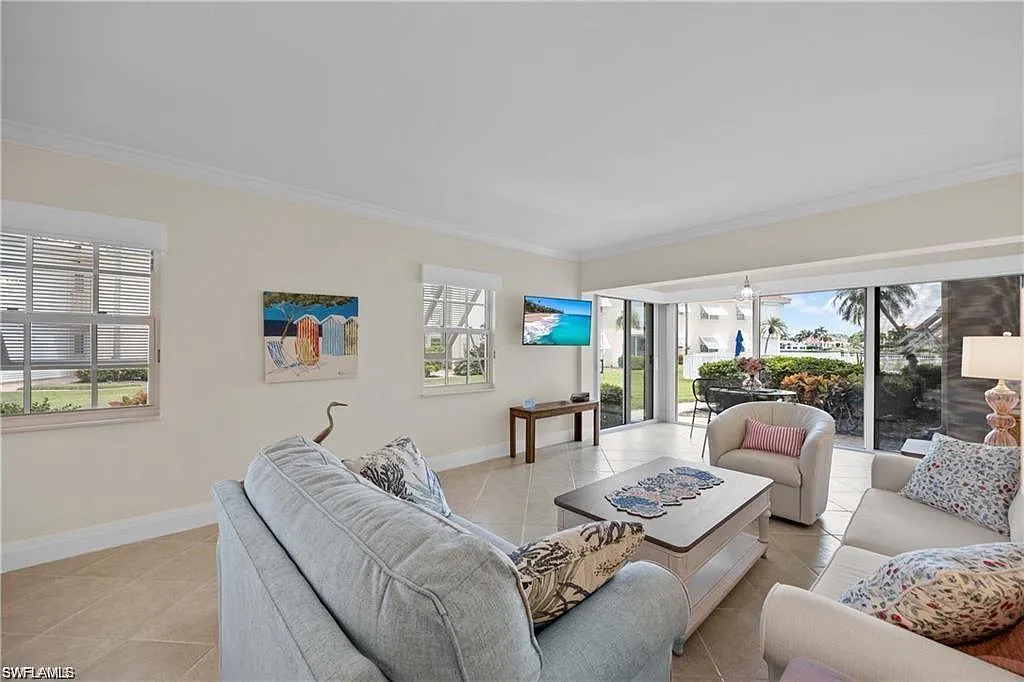 2 bed, 2.0 bath, 1300 sqft, $8,000 — Photo 4