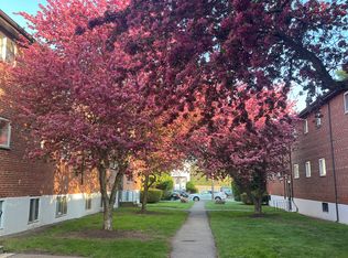 38 Bryon Rd APT 1, Chestnut Hill, MA 02467