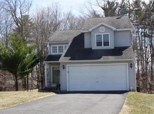 964 Sterling Ridge Dr, Rensselaer, NY 12144