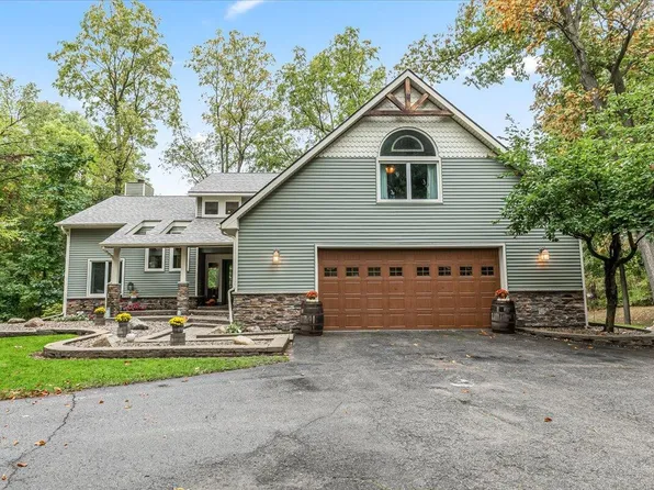 10625 Roepke Rd, Chelsea, MI 48118