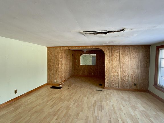 3rd image of 158 Jordantown Rd