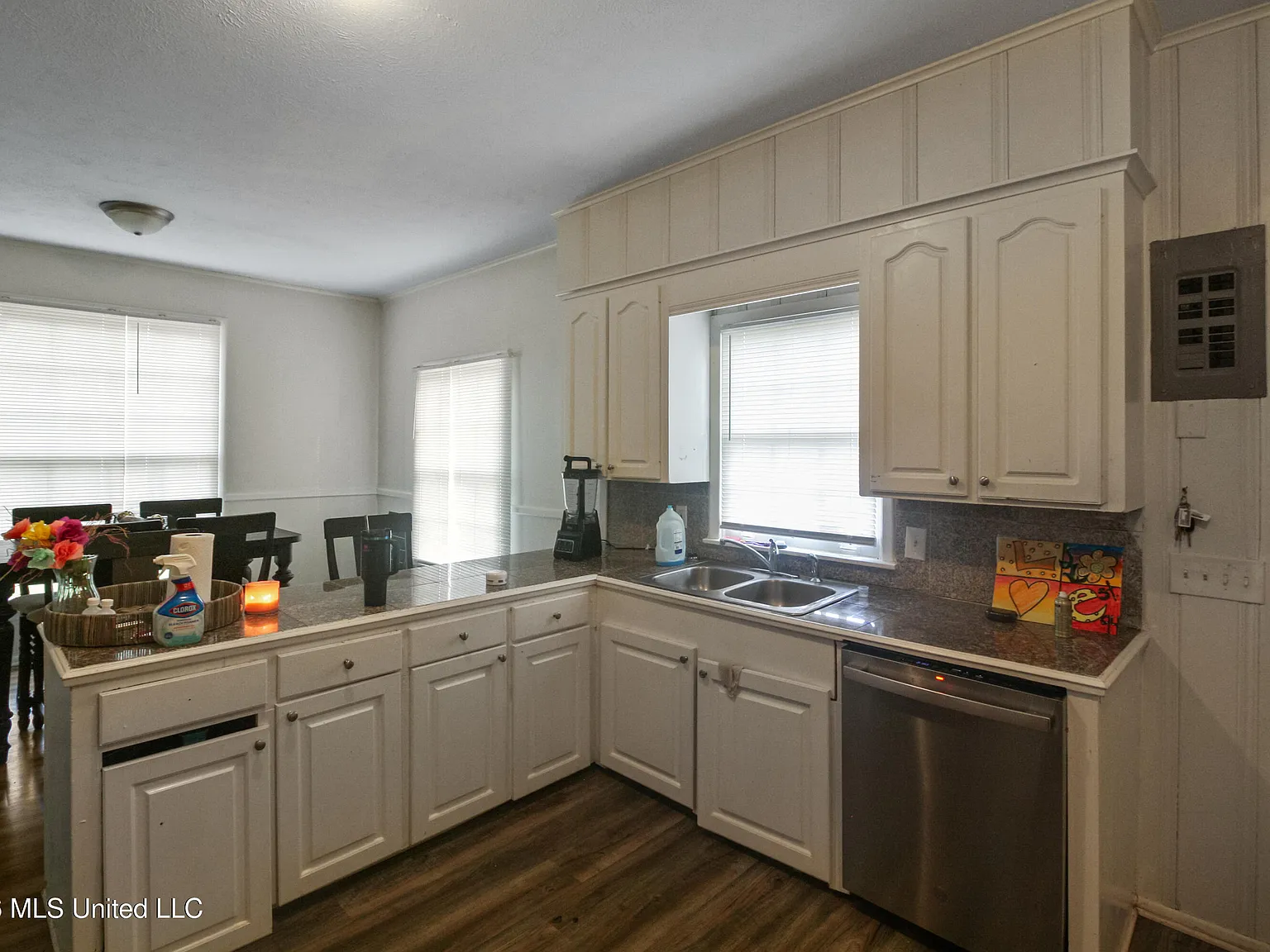 4 bed, 2.0 bath, 1755 sqft, $1,595 — Photo 4
