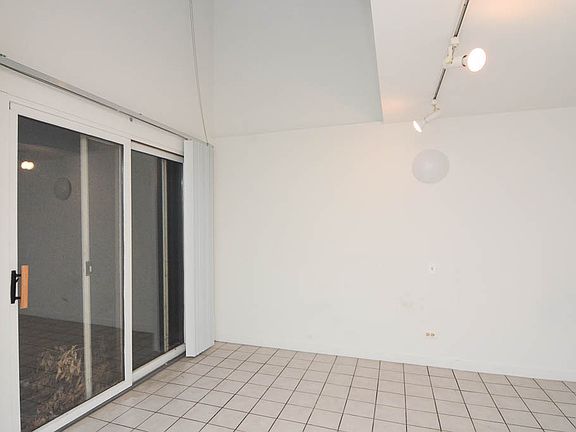 5th image of 3535 N Southport Ave APT 1N